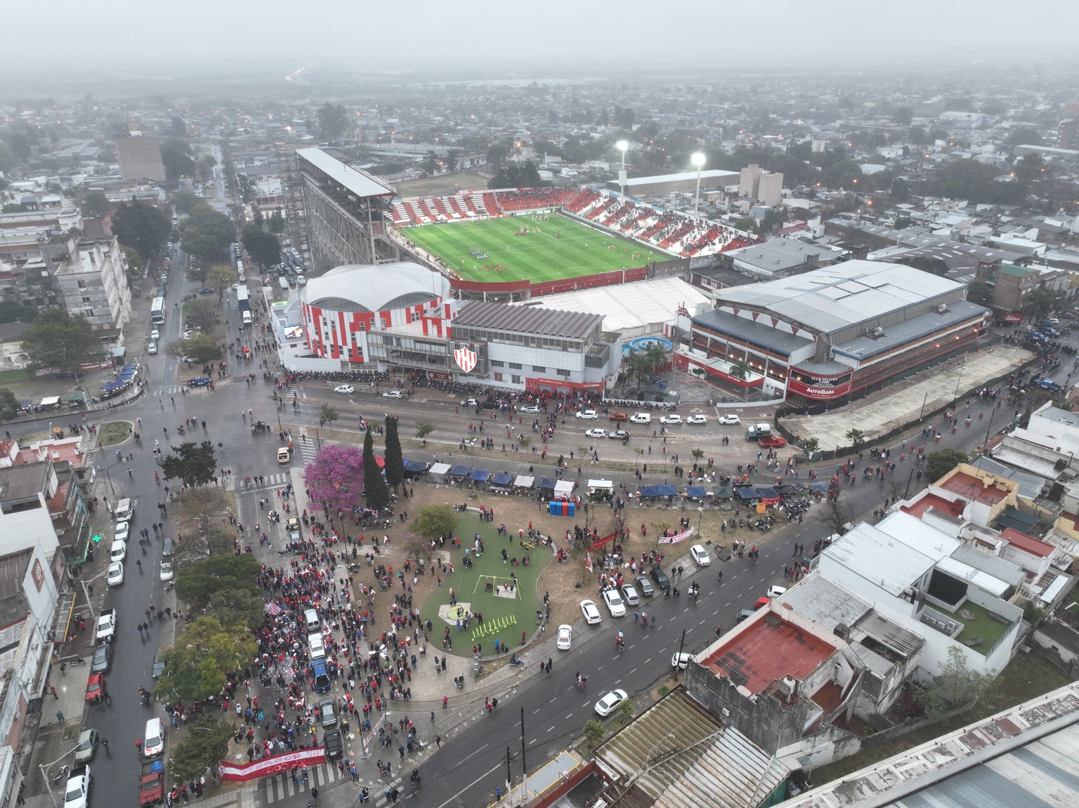 El color del estadio y las inmediaciones desde el aire