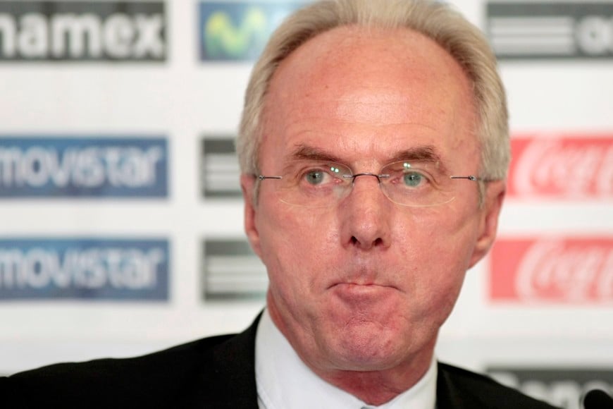 SOCCER-LATAM/MEXICO - Mexico's national soccer team coach Sven-Goran Eriksson of Sweden reacts during a news conference at the Mexican Football Federation's head office in Mexico City April 2, 2009. Eriksson was fired on Thursday, less than 24 hours after his team lost 3-1 to Honduras in a World Cup qualifier. REUTERS/Henry Romero (MEXICO SPORT SOCCER HEADSHOT) mexico  mexico vs. honduras futbol partido conferencia de prensa eliminatorias mundial de futbol 2010 sudafrica