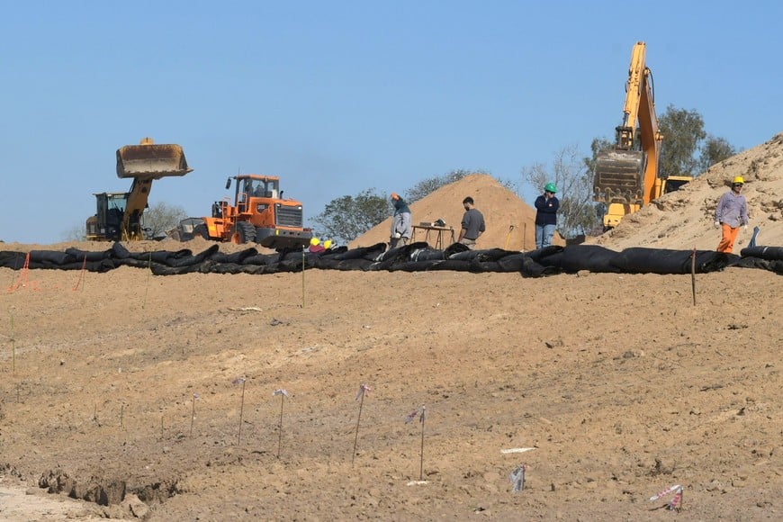 Refulado. Toda la zona se llenó de tierra y materiales para luego colocar una malla de protección contra inundaciones.

Guillermo Di Salvatore.