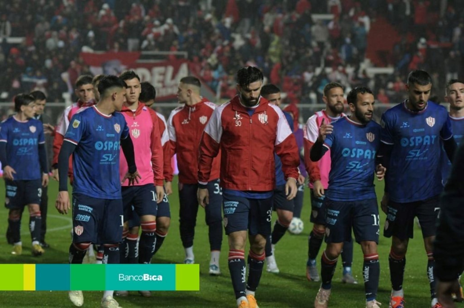 Unión y Deportivo Riestra empataron sin goles en Santa Fe. Foto: Manuel Fabatía