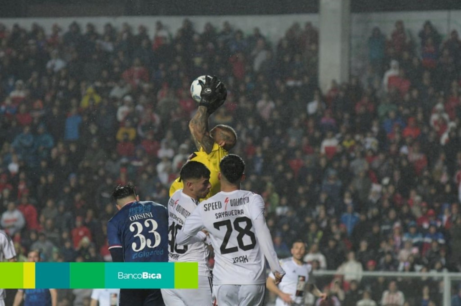 Unión y Deportivo Riestra empataron sin goles en Santa Fe. Foto: Manuel Fabatía