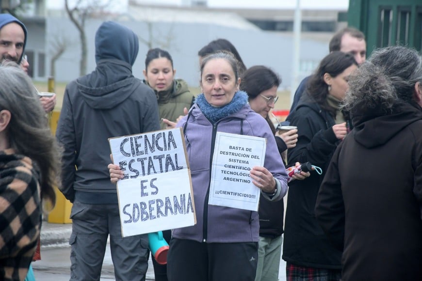 Se suman las advertencias por un ajuste “sin precedentes” que pone a la ciencia en la cuerda floja