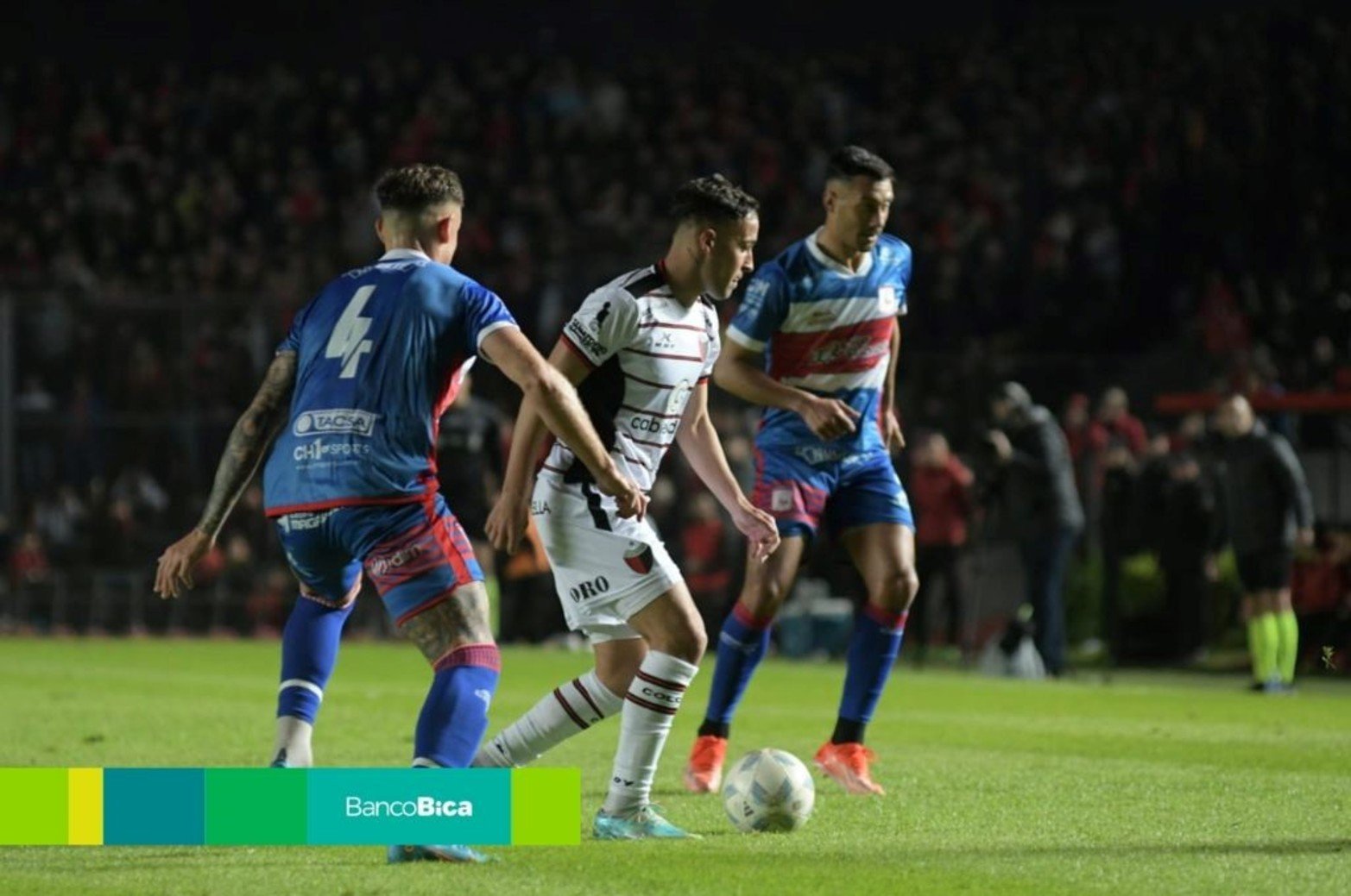 Colón derrotó a Deportivo Morón en Santa Fe.