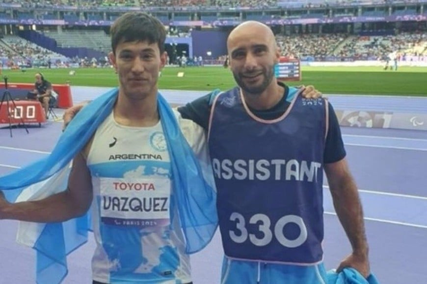 Fernando Vázquez junto a su asistente Bruno Zanacchi.