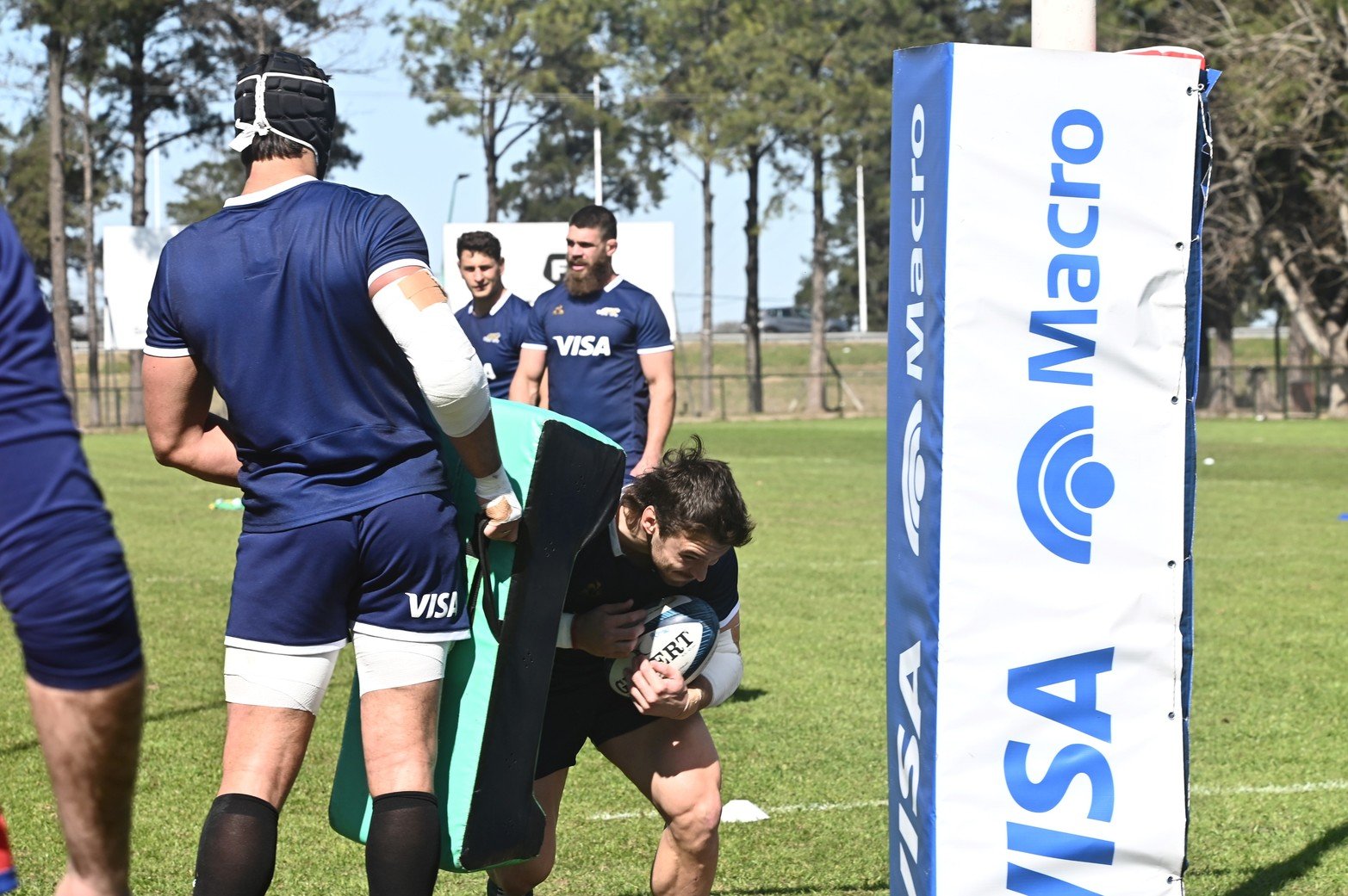 Entrenamiento de campo de Los Pumas en cancha de CRAI.