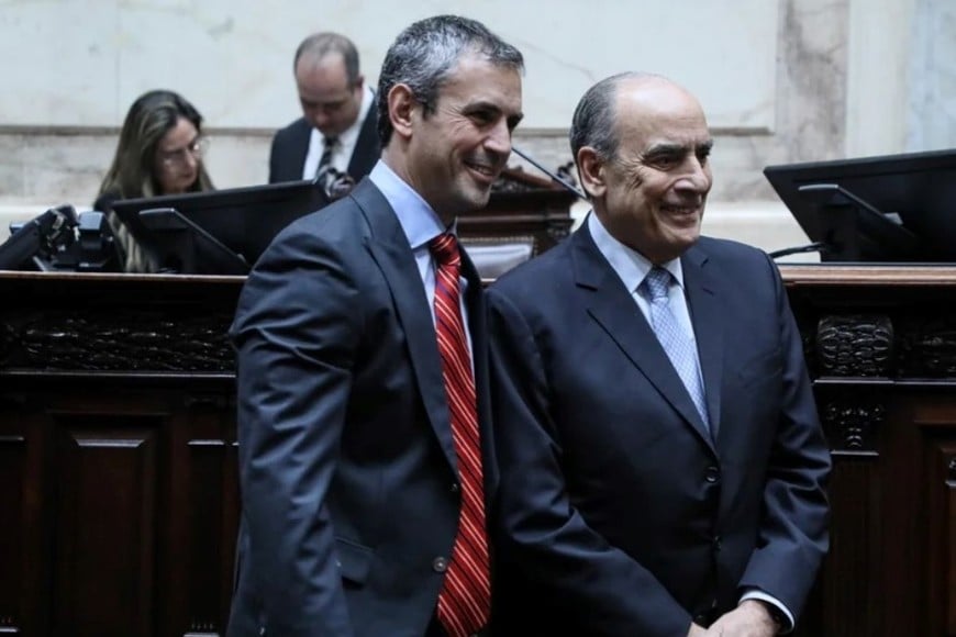 Guillermo Francos, jefe de Gabinete, junto a Martín Menem, presidente de la Cámara de Diputados de la Nación. Crédito: Prensa HCDN