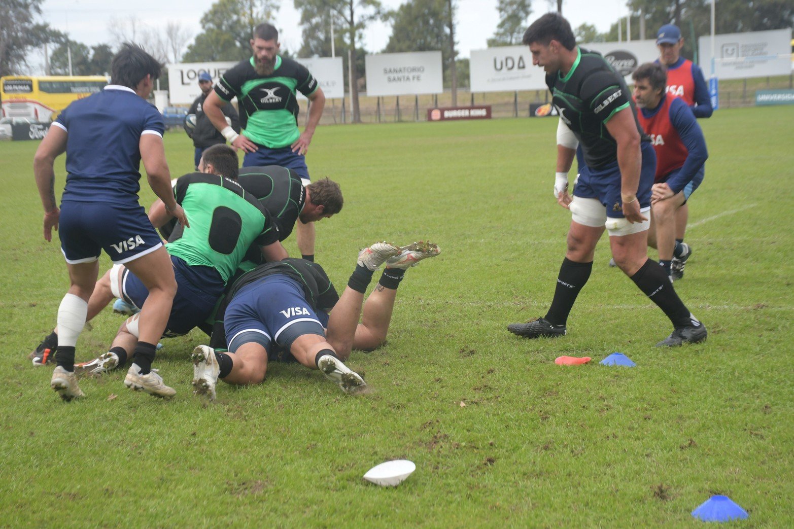 Los Pumas entrenaron en CRAI ante miles de fanáticos.