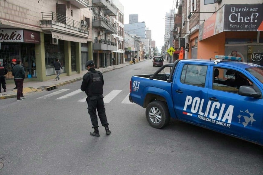 A raíz del hecho se desplegó un operativo policial en el centro santafesino. Foto: Guillermo Di Salvatore