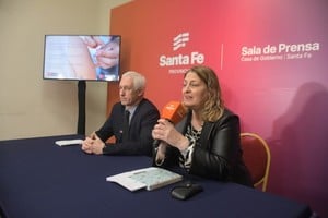 Silvia Ciancio,ministra de Salud de la provincia de Santa Fe, este jueves en conferencia de prensa. Crédito: Guillermo Di Salvatore