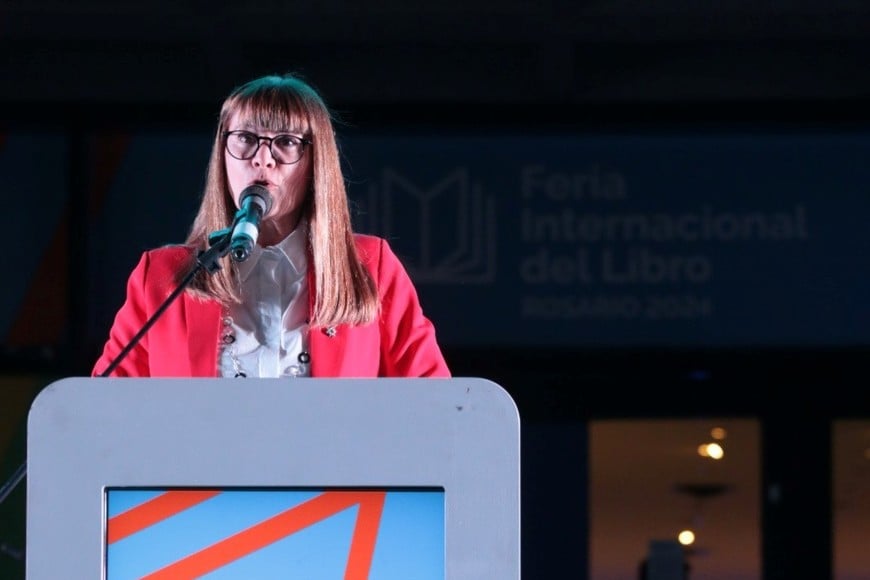 El acto inaugural fue encabezado por la ministra de Cultura de Santa Fe, Susana Rueda; el intendente Pablo Javkin; el presidente de la Fundación El Libro, Alejandro Vaccaro; y la escritora Beatriz Vignoli.