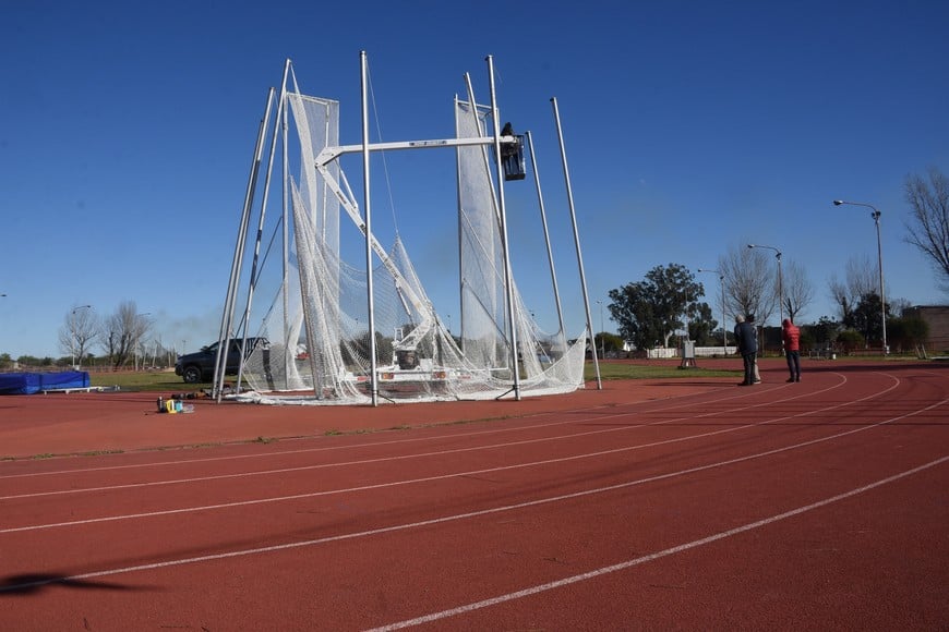 La pista de atletismo del Card y las zonas de lanzamiento necesitarán una mejora para la competencia.