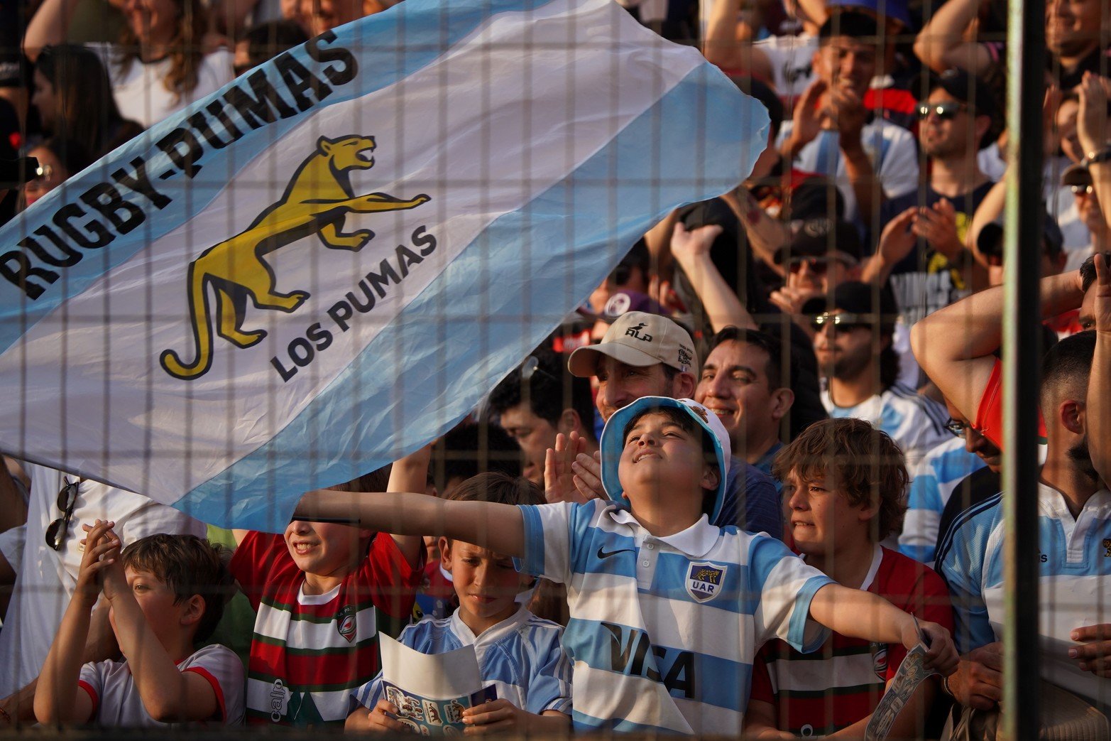 La hinchada eufórica frente al resultado 