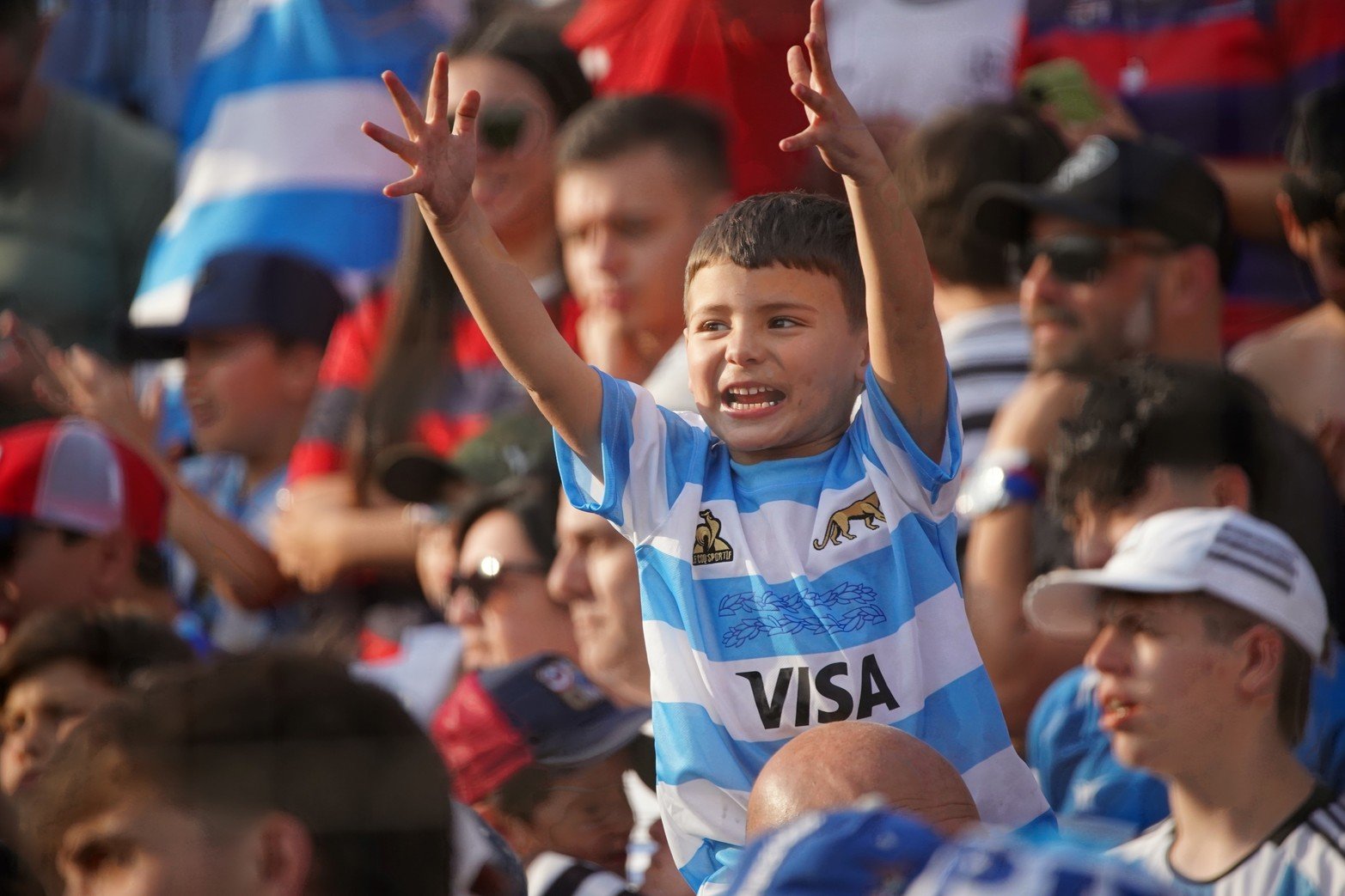 La hinchada argentina, eufórica frente a una jornada histórica