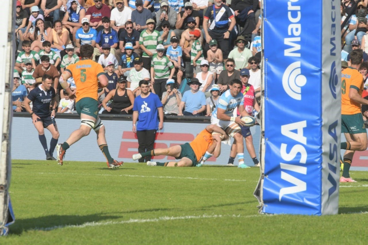 Pumas y Wallabies durante el primer tiempo 