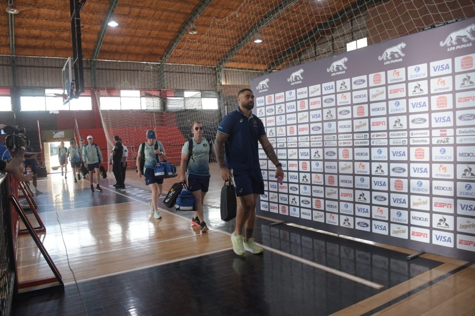 La llegada de los Pumas al estadio Brigadier López para enfrentar a Wallabies