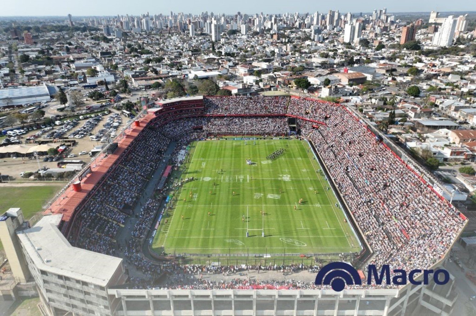 El escenario de la historia, la cancha de Colón.