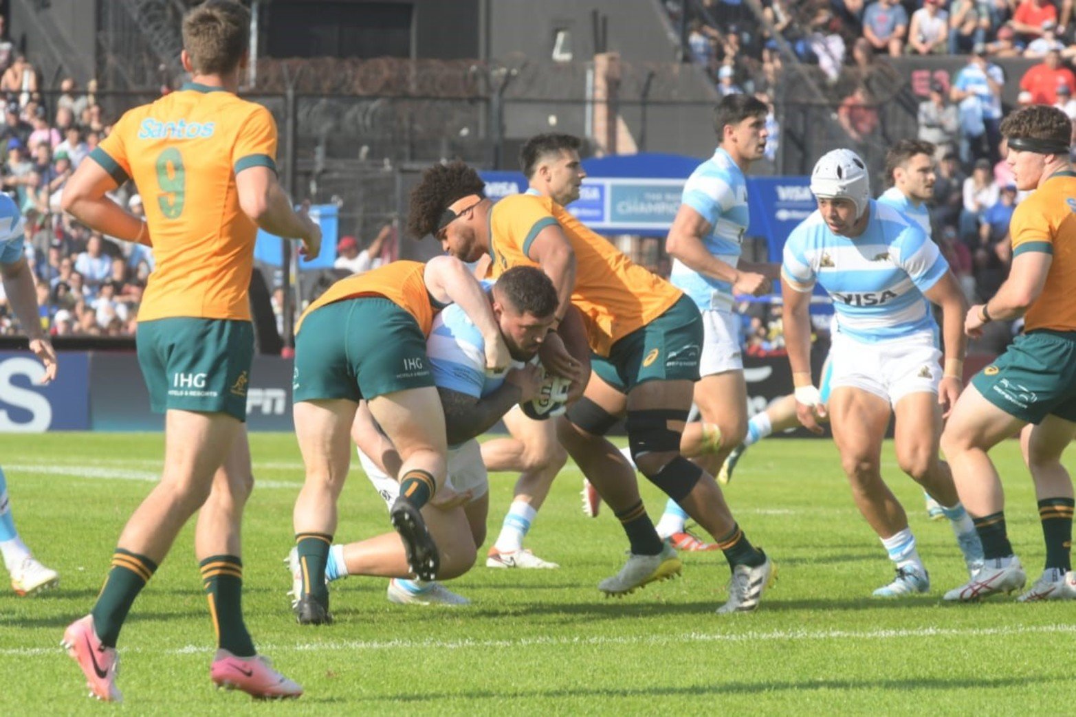 Pumas y Wallabies durante el primer tiempo 