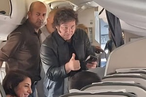 En vuelo comercial, oficial o privado, los viajes al exterior sumaron un millaje récord en los primeros meses de gestión del presidente Javier Milei.