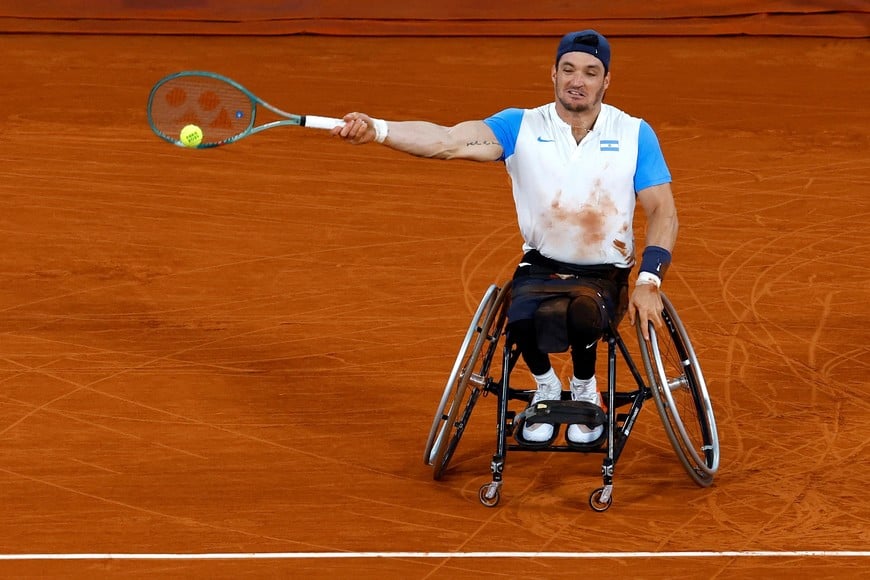 Paris 2024 Paralympics - Wheelchair Tennis - Men's Singles Bronze Medal Match - Roland-Garros Stadium, Paris, France - September 7, 2024
Gustavo Fernandez of Argentina in action during the match against Martin de la Puente of Spain REUTERS/Thomas Mukoya