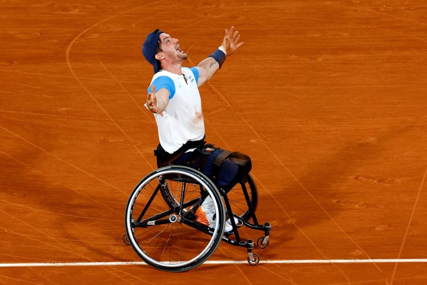 Paris 2024 Paralympics - Wheelchair Tennis - Men's Singles Bronze Medal Match - Roland-Garros Stadium, Paris, France - September 7, 2024
Gustavo Fernandez of Argentina celebrates winning the match against Martin de la Puente of Spain REUTERS/Thomas Mukoya