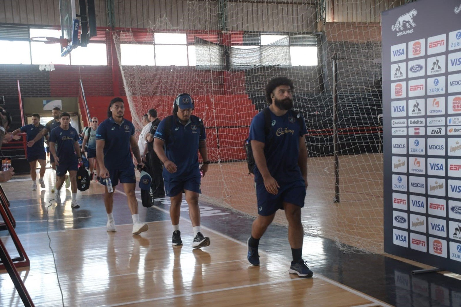 La llegada de los Pumas al estadio Brigadier López para enfrentar a Wallabies