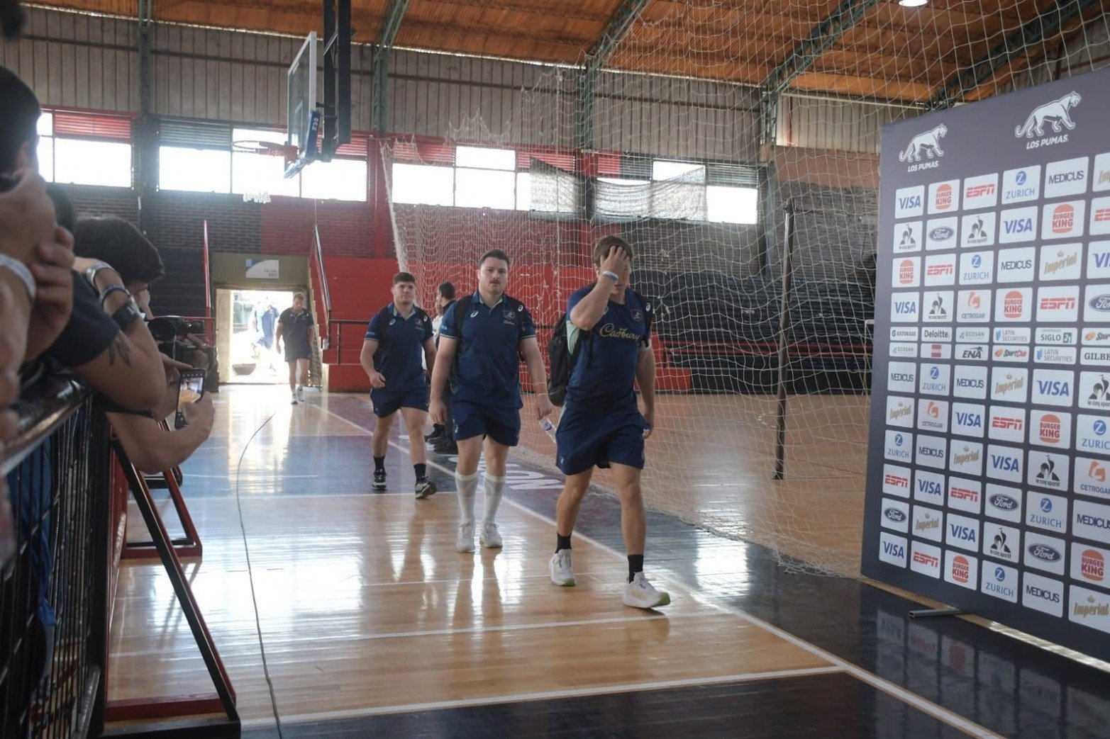 La llegada de los Pumas al estadio Brigadier López para enfrentar a Wallabies