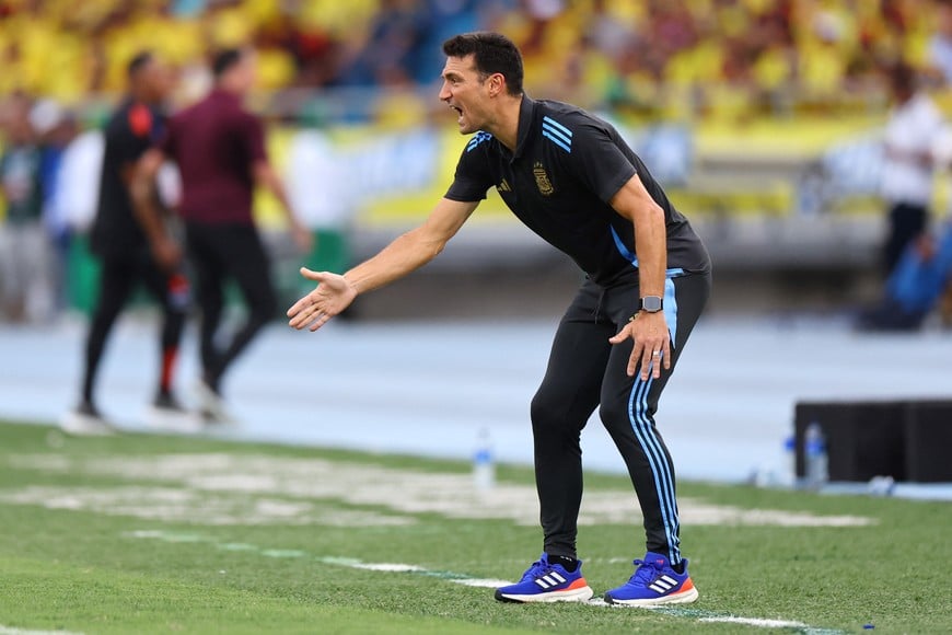 Soccer Football - World Cup - South American Qualifiers - Colombia v Argentina - Estadio Metropolitano, Barranquilla, Colombia - September 10, 2024
Argentina coach Lionel Scaloni during the match REUTERS/Luisa Gonzalez