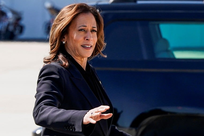 Democratic presidential nominee and U.S. Vice President Kamala Harris gestures at John Murtha Johnstown-Cambria County Airport after participating in a ceremony marking the 23rd anniversary of the September 11, 2001, attacks on the United States, in Johnstown, Pennsylvania, U.S., September 11, 2024. REUTERS/Elizabeth Frantz