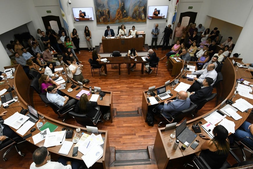 Una tensa discusión política dejó el tratamiento de la tercerización del alumbrado público en el Deliberativo.