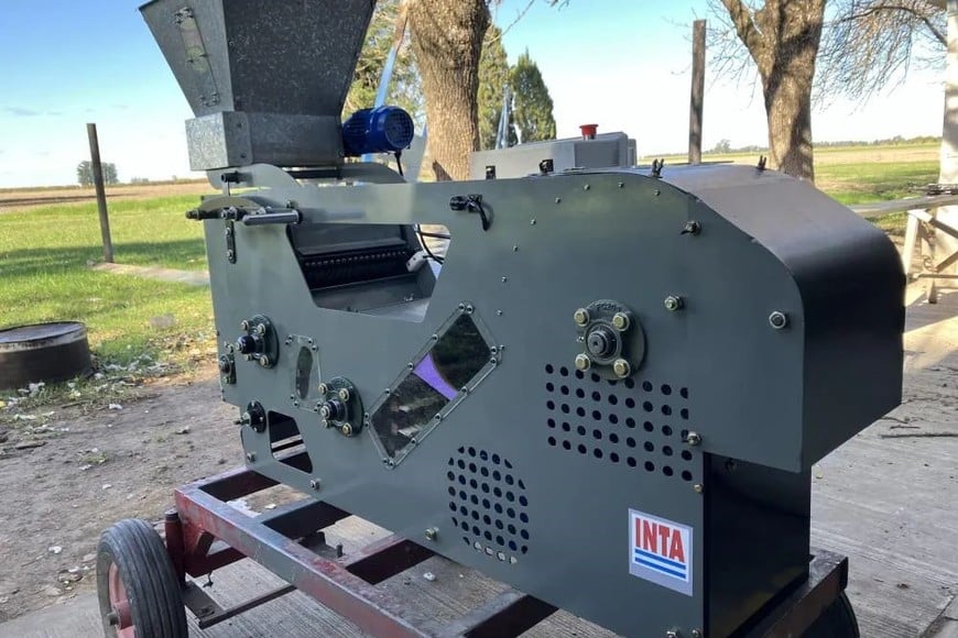 Desarrollan una máquina para el desmotado de algodón en pequeña escala