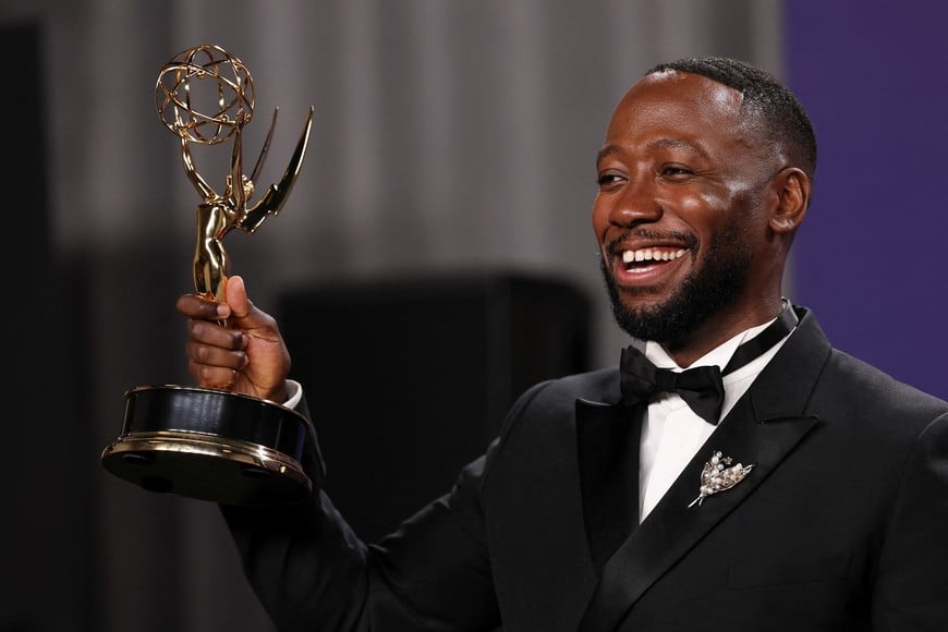 Lamorne Morris poses with the Outstanding Supporting Actor In A Limited Or Anthology Series Or Movie award for "Fargo"  at the 76th Primetime Emmy Awards in Los Angeles, California, U.S., September 15, 2024. REUTERS/Mike Blake