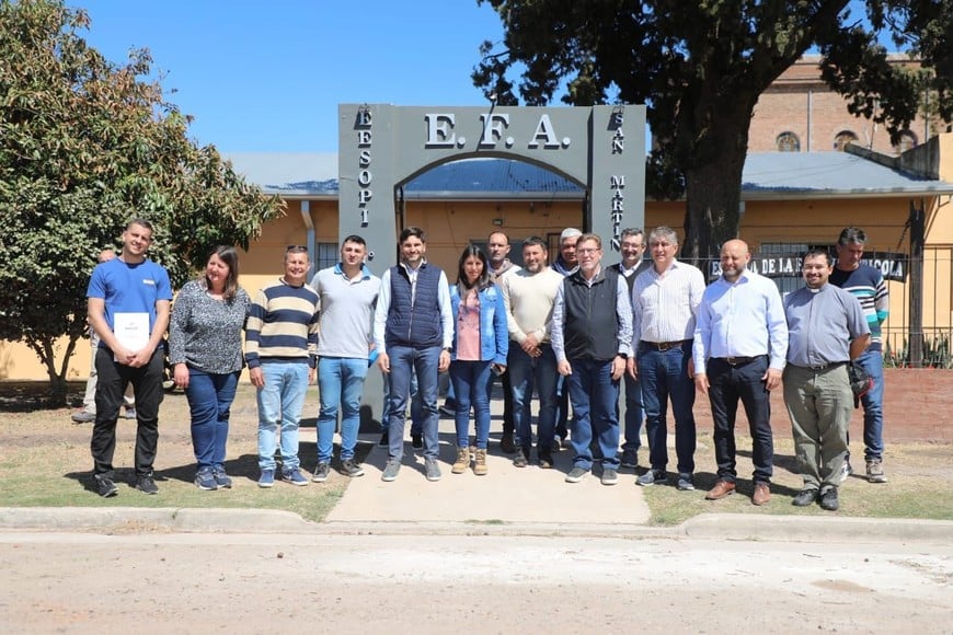 "Este evento representa lo mejor de nuestra gente y del sector productivo. Santa Fe es una provincia con una rica historia de esfuerzo y trabajo, y esta exposición es una muestra clara de nuestro compromiso con el desarrollo económico", aclaró.