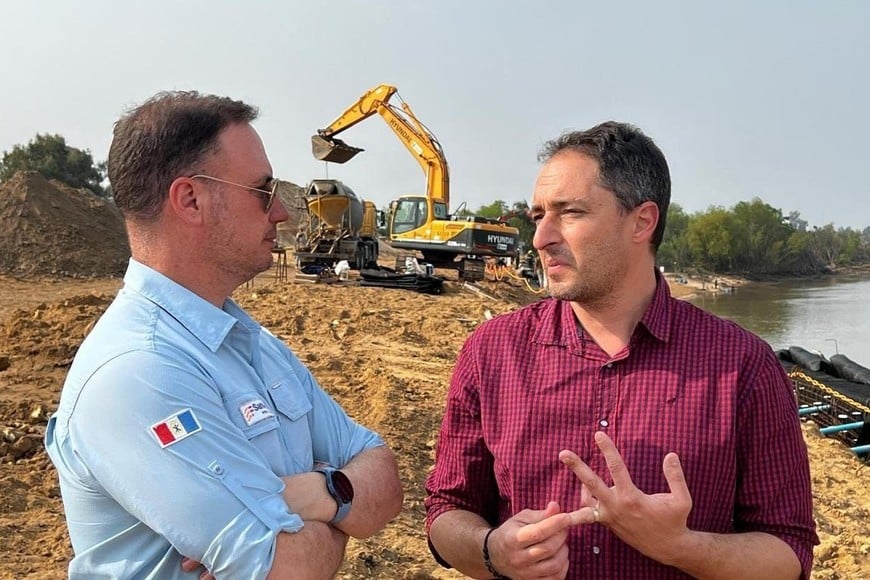 Enrico y Mijich, durante la recorrida de los trabajos. Fotos: Gentileza