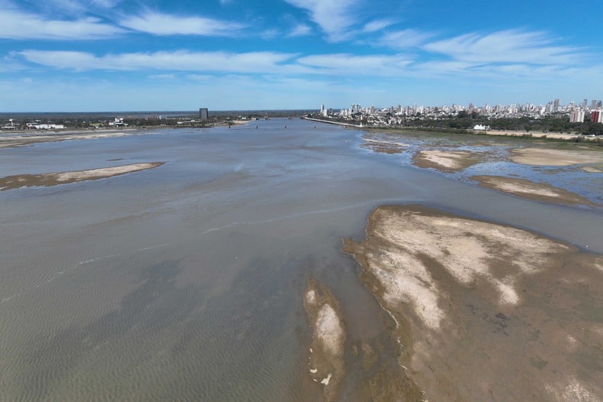 Los "manchones" en la Setúbal, volvieron a quedar al descubierto. Foto: Fernando Nicola