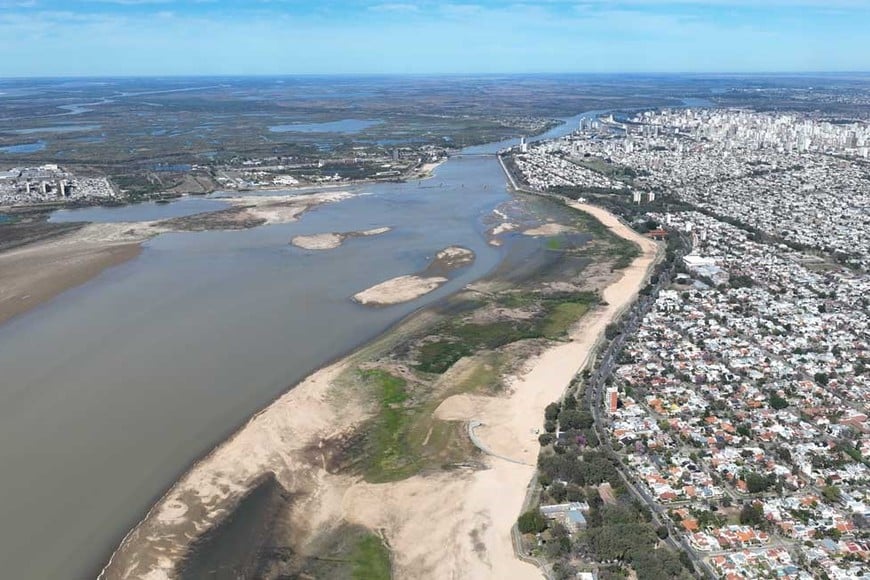 La ciudad de Santa Fe otra vez ante un proceso de bajante. Foto: Fernando Nicola