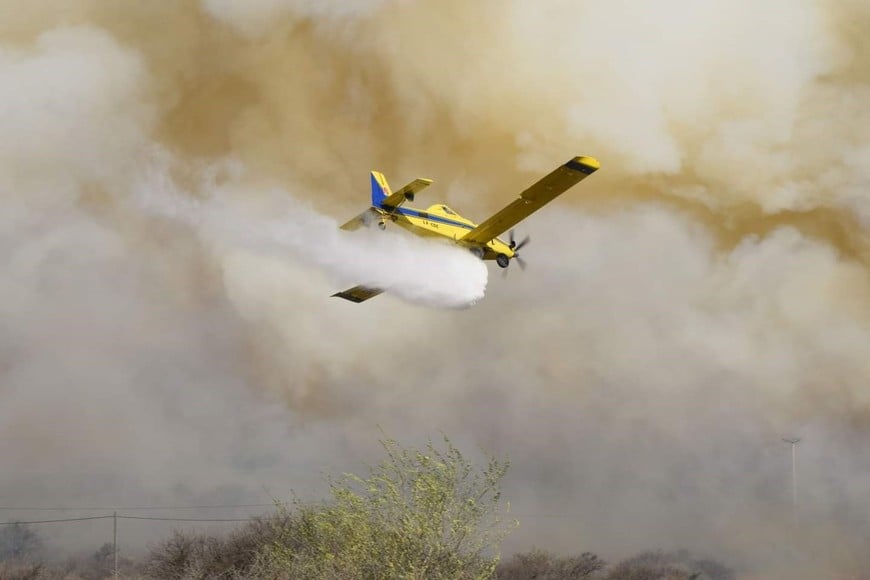 Cuatro nuevos incendios se desarrollaban esta tarde en las ciudades cordobesas de Capilla del Monte, Río Segundo y Río Cuarto, al tiempo que hay evacuados en cercanías al cerro Las Gemelas.