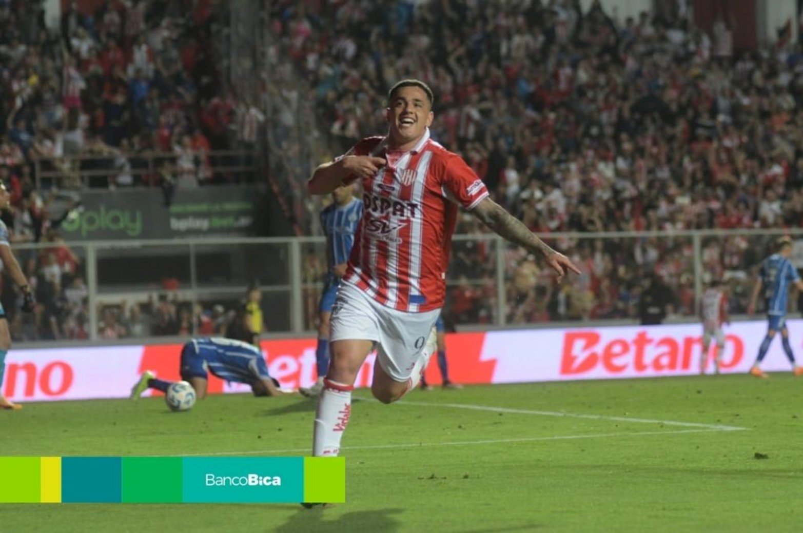 Unión venció a Godoy Cruz por 3 a 1.