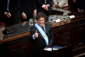 (240916) -- BUENOS AIRES, 16 septiembre 2024 (Xinhua) -- Imagen del 15 de septiembre de 2024 del presidente argentino, Javier Milei, reaccionando durante la presentación ante el Congreso Nacional del proyecto de Presupuesto 2025, en la ciudad de Buenos Aires, capital de Argentina. Milei presentó el domingo ante el Congreso el proyecto de Presupuesto 2025, iniciativa que tiene énfasis en el ajuste del gasto público y el déficit cero, con un crecimiento estimado del Producto Interno Bruto (PIB) del 5 por ciento y una inflación de un 18,3 por ciento. (Xinhua/Martín Zabala) (mz) (rtg) (ah) (ce)