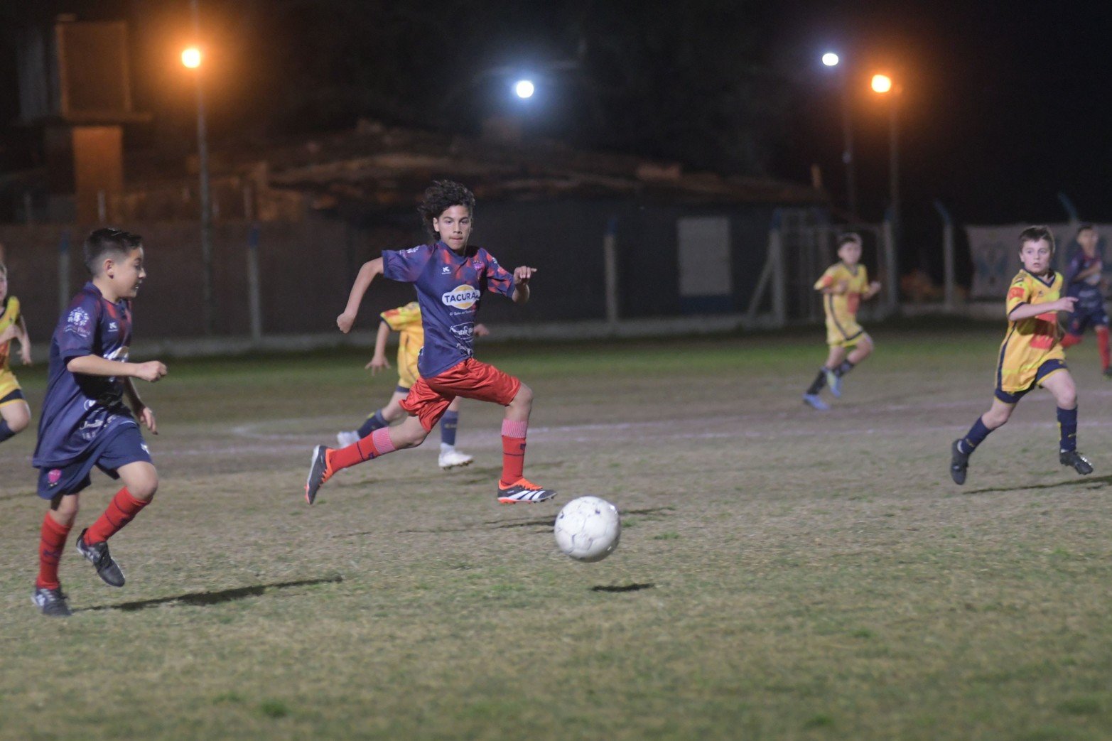 Lagunerito 2024. Felices los niños: éxito total en la séptima edición
La fiesta del fútbol infantil tuvo lugar una vez más en el Club Ciclón Racing, donde se llevó a cabo la séptima edición del Torneo Lagunerito 2024. 

