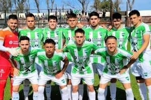 El Bicho Verde cayó en el desempate del Federal A por 2 a 0 este domingo ante el Lobo entrerriano y perdió la categoría.