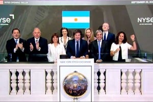 A las 9 hora de Nueva York, el presidente argentino abrió las operaciones de la bolsa.