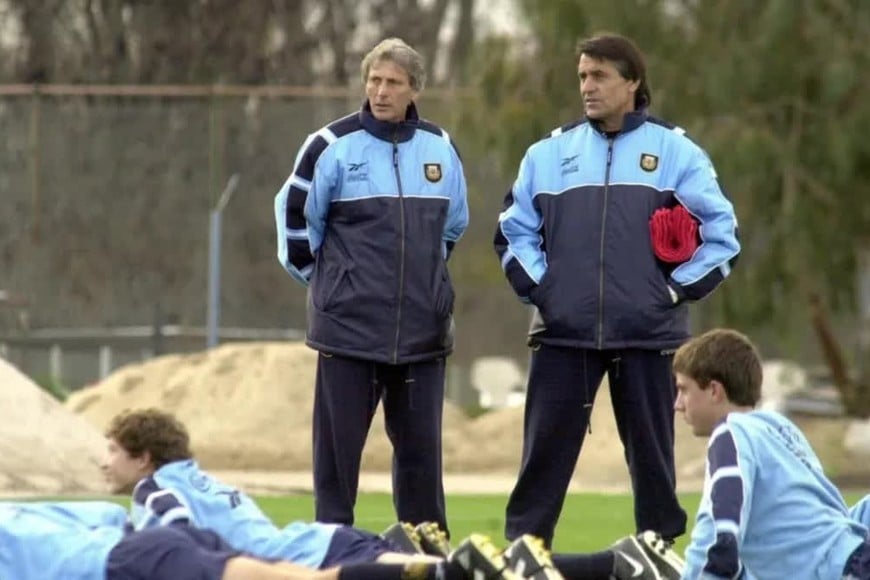 Responsables de que Messi juegue para Argentina y no para España. José Pekerman y Hugo Tocalli, director técnico y ayudante de campo de la selecciones argentinas juveniles entre 1994 y 2001.