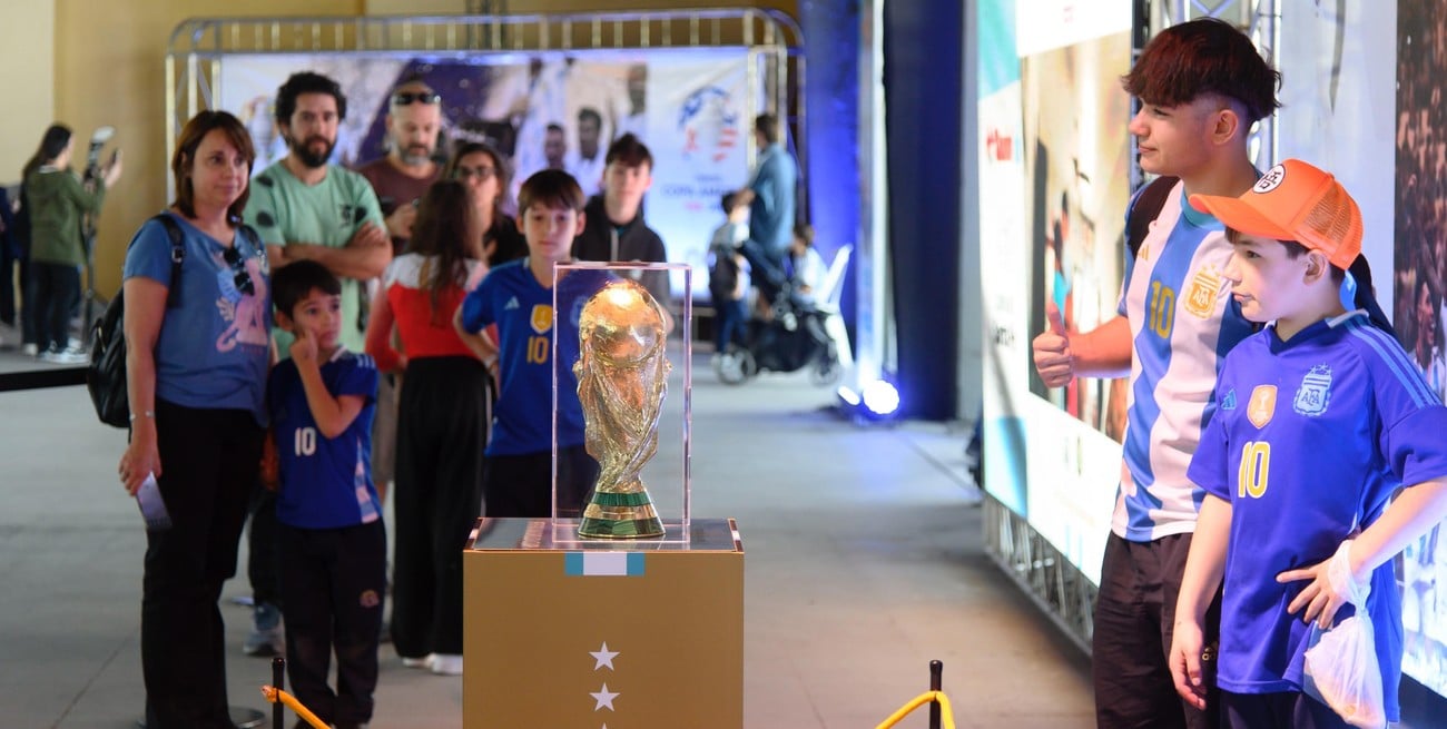 Messi, Di María, Fito y las Copas de la AFA, todo junto en Rosario