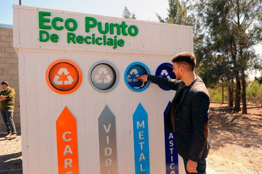 Reciclar, una de las claves en el sistema.