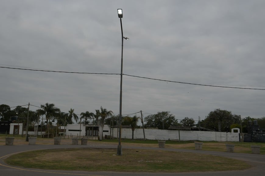 Las luminarias en general funcionan. Desde el municipio dicen que las labores de acondicionamiento final de las luces están “en proceso”.