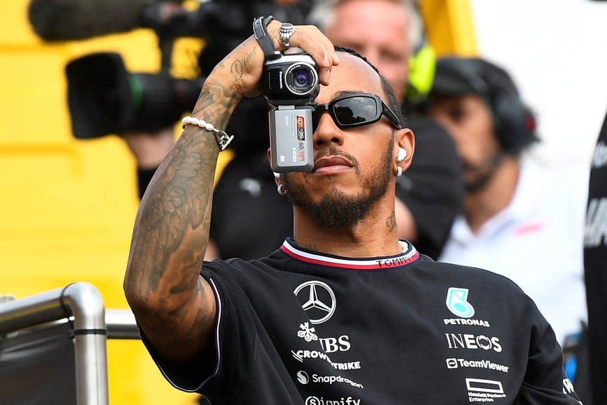 Formula One F1 - Italian Grand Prix - Autodromo Nazionale Monza, Monza, Italy - September 1, 2024
Mercedes' Lewis Hamilton during the drivers parade before the race REUTERS/Massimo Pinca