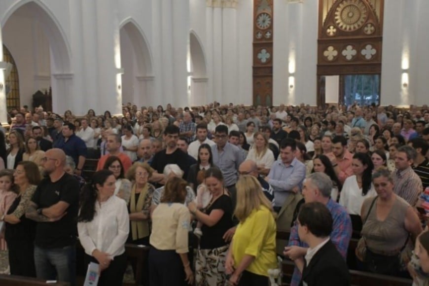 Una multitud colmó la Basílica de Guadalupe para asistir a esta renovación espiritual y de fe. Manuel Fabatía