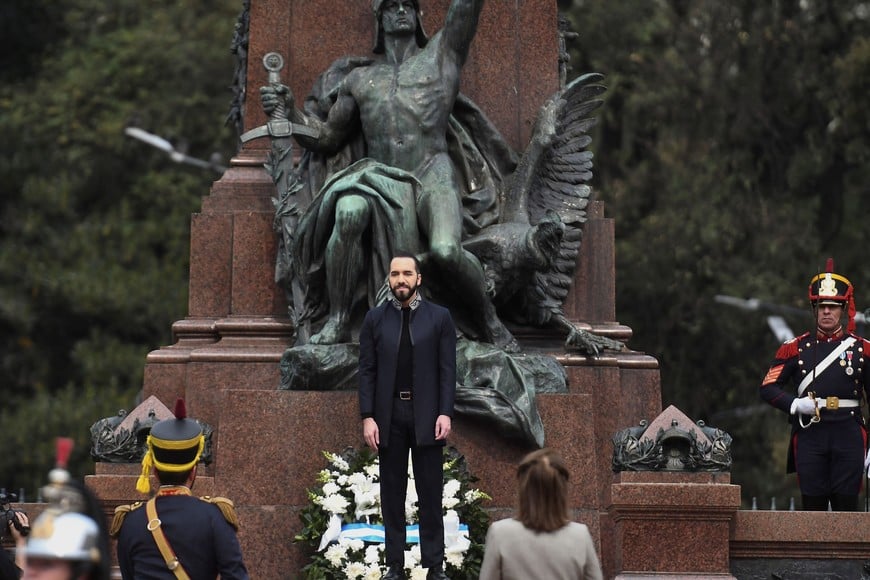 EL Salvador's President Nayib Bukele and Argentina's Foreign Minister Diana Mondino attend an event at the monument to Libertador General San Martin, in Buenos Aires, Argentina September 30, 2024. REUTERS/Cristina Sille