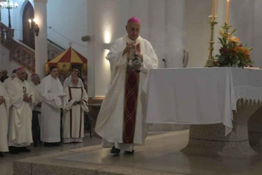 La ordenación episcopal fue presidida por Monseñor Sergio Fenoy. Manuel Fabatía