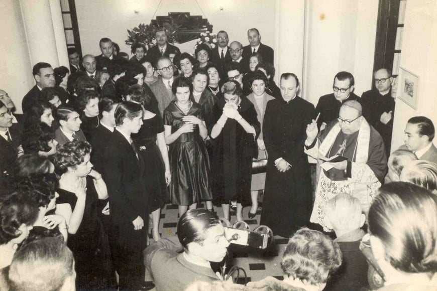 Monseñor Zazpe junto al cura Atilio Rosso en el CMU, en la década del ‘80.

Gentileza.